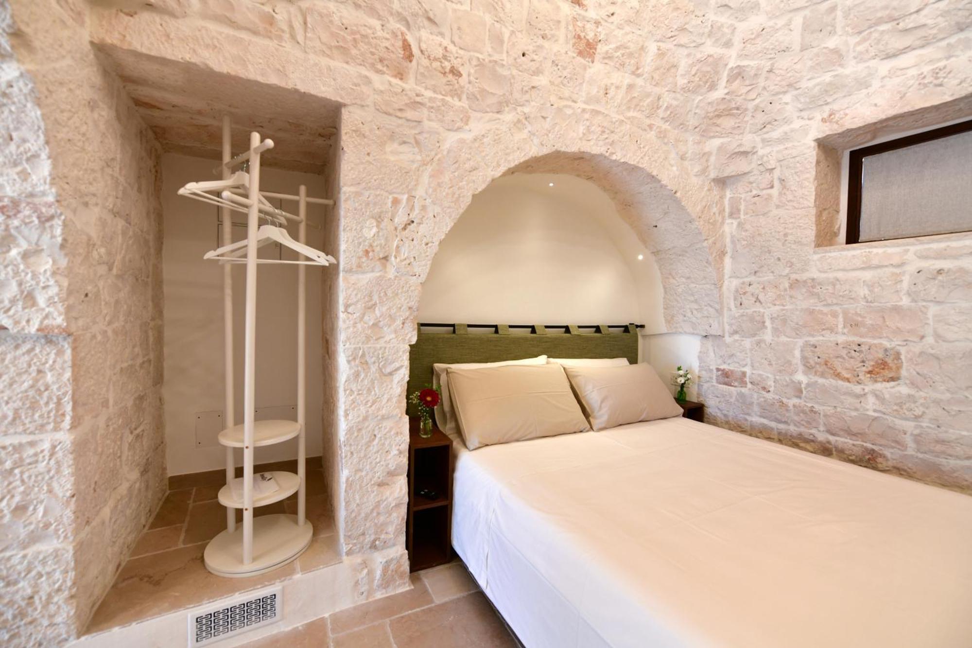 Lamarossa Trulli & Suites Antonelli Exterior foto