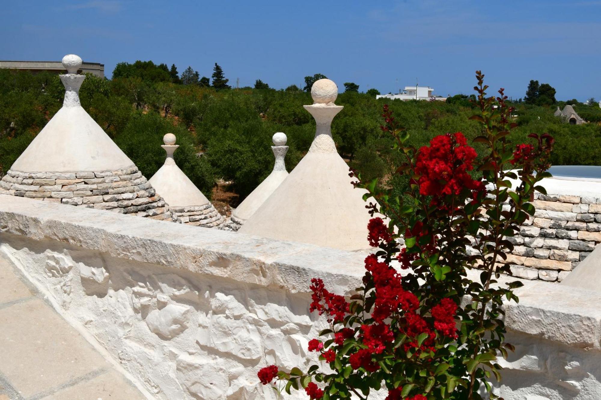 Lamarossa Trulli & Suites Antonelli Exterior foto